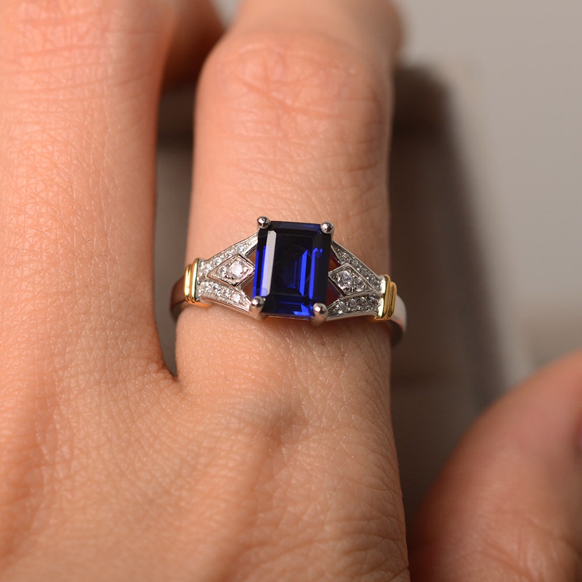 Sapphire Cut Claw Ring ~ 18ct Yellow Gold main image 0