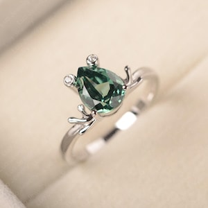 Animals frog ring, green sapphire wedding ring, pear shaped green gemstone