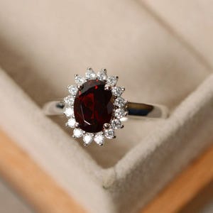Garnet ring for women, halo garnet, engagement ring, January birthstone ring， oval cut image 3