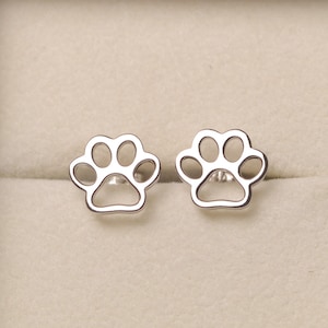 Dog paw stud earrings,dainty studs,dog footprint studs,tiny silver 7.5 mm stud earrings