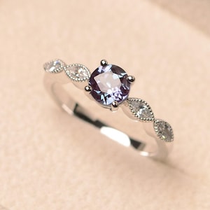 June birthstone ring, alexandrite braild ring, color changing gemstone ,round cut, solid silver