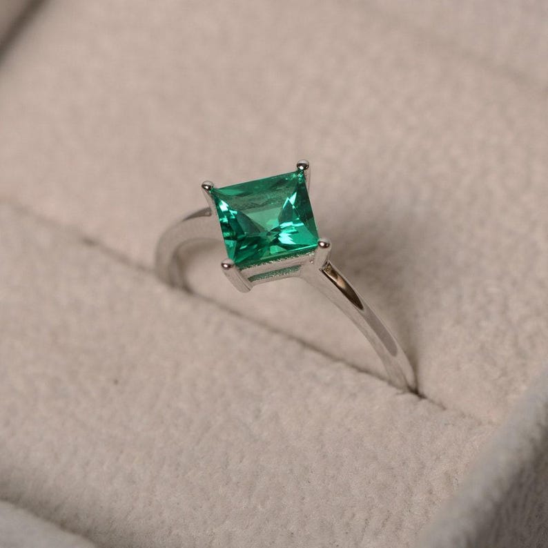 Anillo de esmeralda verde, piedra de nacimiento de mayo, solitario de piedras preciosas, anillo de compromiso para ella. imagen 3