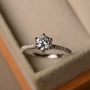 Cubic zirconia ring, wedding rings,round gems,white gold rings