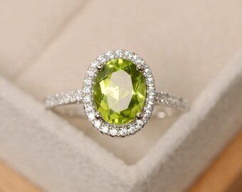 Anillo de peridoto, anillo de compromiso con halo, peridoto natural, anillo de peridoto de corte ovalado