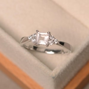 Natürlicher rosa Quarz Ring, natürlicher Quarz quadratisch geschnitten, Sterling Silber, rosa Edelstein, Brautring