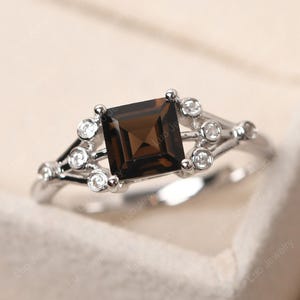 Anillo de cuarzo ahumado personalizado, piedra marrón de corte cuadrado de 6 x 6 mm, anillo de plata con mapa estelar.