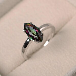 Mystischer Topas Ring, Jubiläumsring, Regenbogen Edelstein, Solitärring, Edelstein im Marquiseschliff