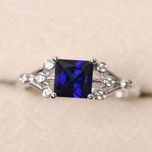 Anillo de compromiso de zafiro personalizado, oro blanco de 14 k, anillo con piedra natal de septiembre de 6 x 6 mm y corte princesa