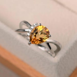 Anillo de citrino natural, anillo de corte de pera, piedra preciosa amarilla, anillo de plata esterlina maciza, anillo con piedra de nacimiento de noviembre
