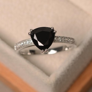Schwarzer Spinellring, schwarze Ringe mit Trillionschliff, Edelsteinring schwarz, Sterlingsilberring, Versprechensring