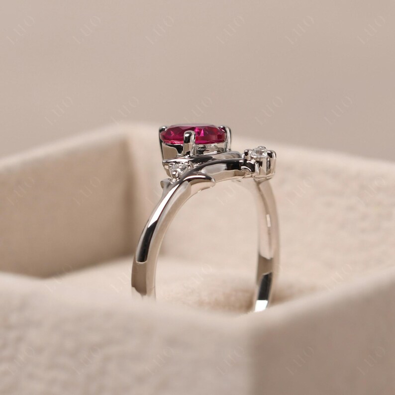 Mondrubinring, zierlicher Rubinring, Verlobungsring aus Sterlingsilber für Damen Bild 5