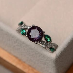 Round cut alexandrite engagement ring,leaf shaped, unique twist band silver ring,family birthstone