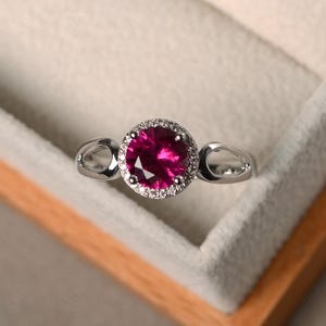 Anillos con halo, anillos de boda de esmeralda, anillos de piedra natal de mayo, anillos de piedras preciosas verdes, anillos de talla redonda, anillos de plata de ley Rubí