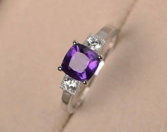 結婚指輪、クッションカット、天然アメジストリング、シルバーリング、2月の誕生石リング、紫色の宝石リング
