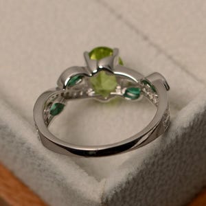 Natural peridot ring silver, green gemstone ring, multistone rings, sterling silver, oval cut peridot, leaf ring image 3