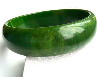 Vintage Bakelite Avocado Green & Yellow Marbled Bangle Bracelet Tested Authentic