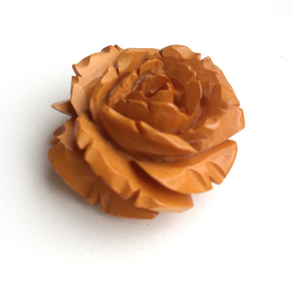 Art déco des années 40 Broche en bakélite profondément sculptée, forme de rose Orange Miel Beurre ambré Bakélite Collectible Testé Broche authentique Pin