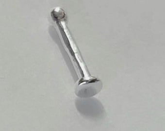 1,5 mm płaski kolczyk do nosa z czystego srebra o grubości 20 mm