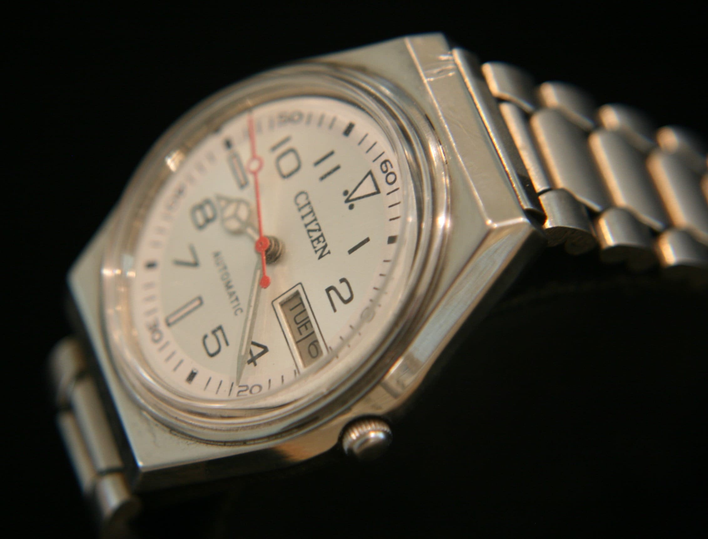 Beautiful restored men's 1974 Citizen automatic day and date 21 jewel