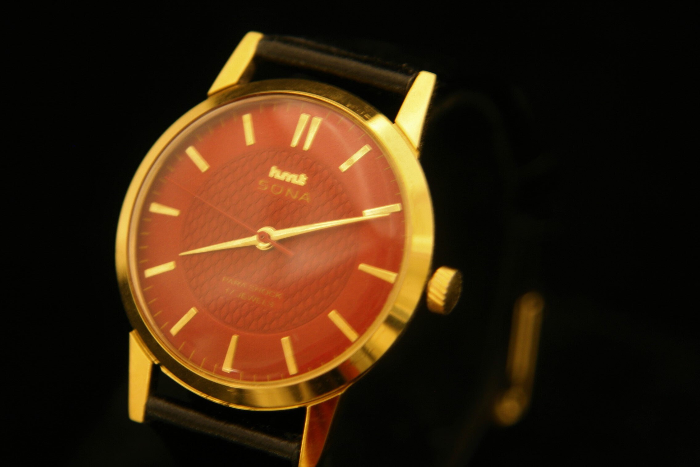 hmt sona quartz price