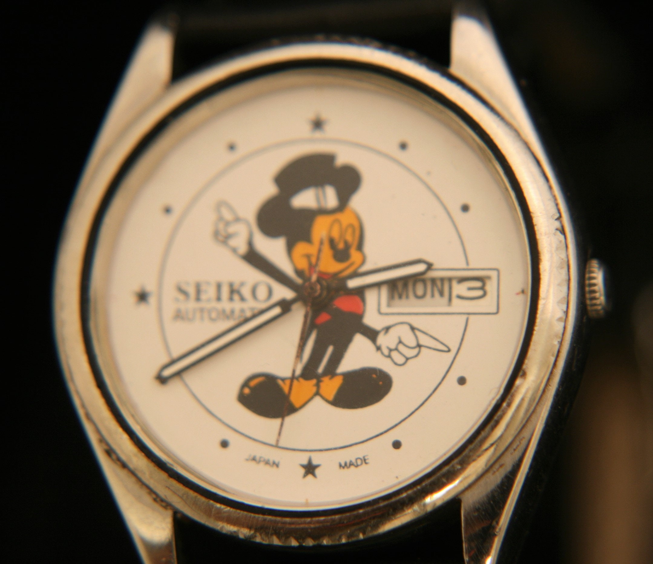 Rare 1989 Seiko automatic day/date official tuxedo clad Mickey Mouse Walt  Disney wristwatch