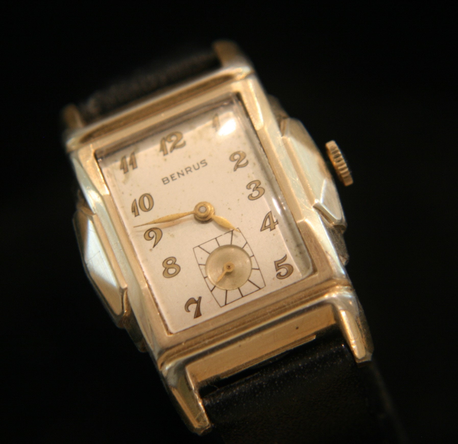 Handsome vintage 1940's Benrus 17 jewel, Swiss stepped case gold men's