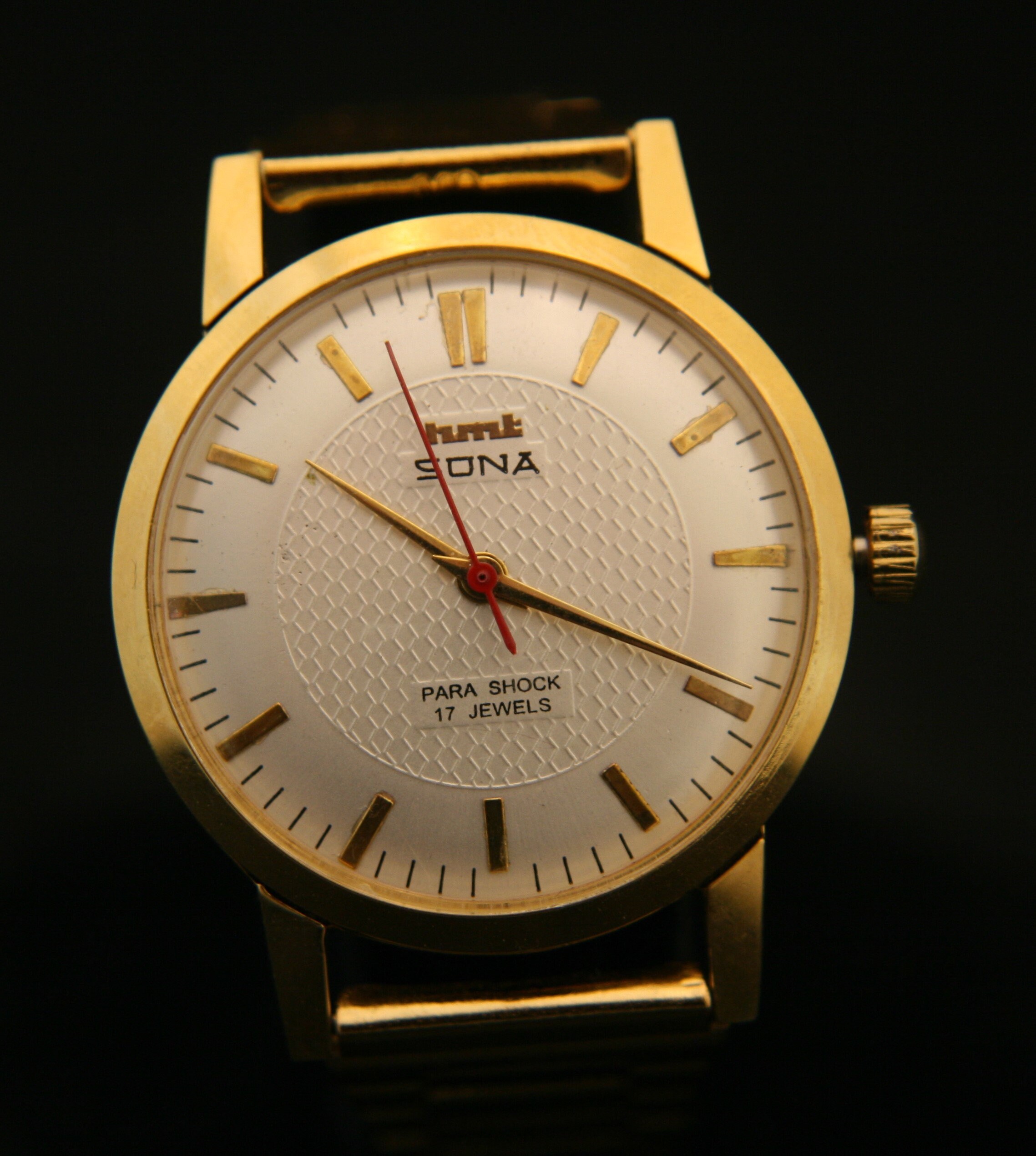 hmt sona quartz price