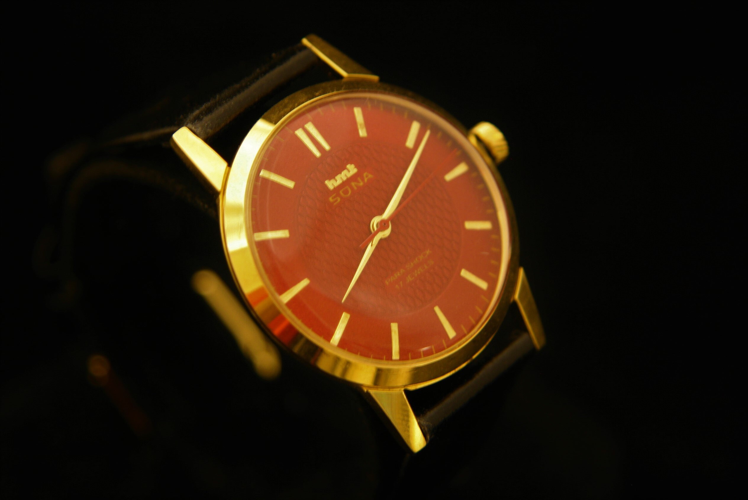 hmt sona quartz price