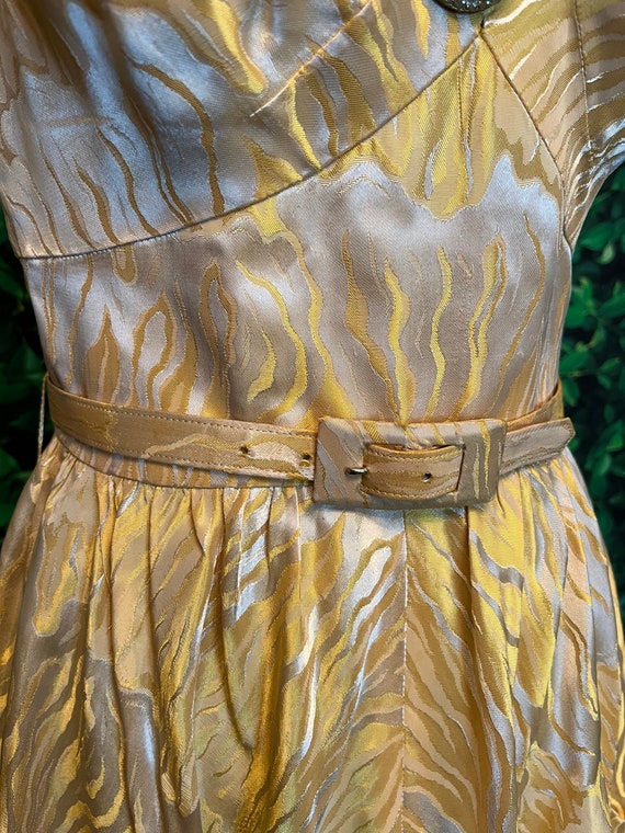 Gorgeous vintage gold gown with pockets - image 4