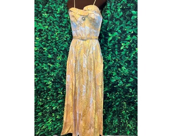 Gorgeous vintage gold gown with pockets