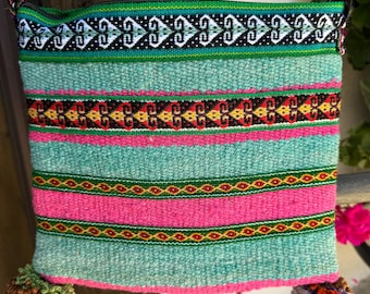 Tasche aus gewebter Wolle