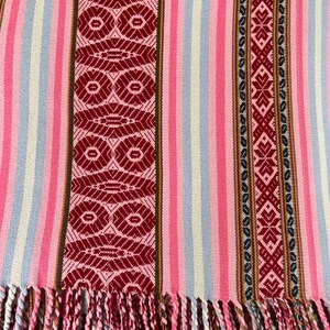 Andean Woven Poncho Pink 画像 2