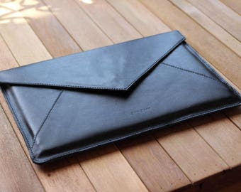 Leather Laptop Sleeve Leather Macbook Case Macbook Sleeve, Magnate closer delicate and lightly weight.
