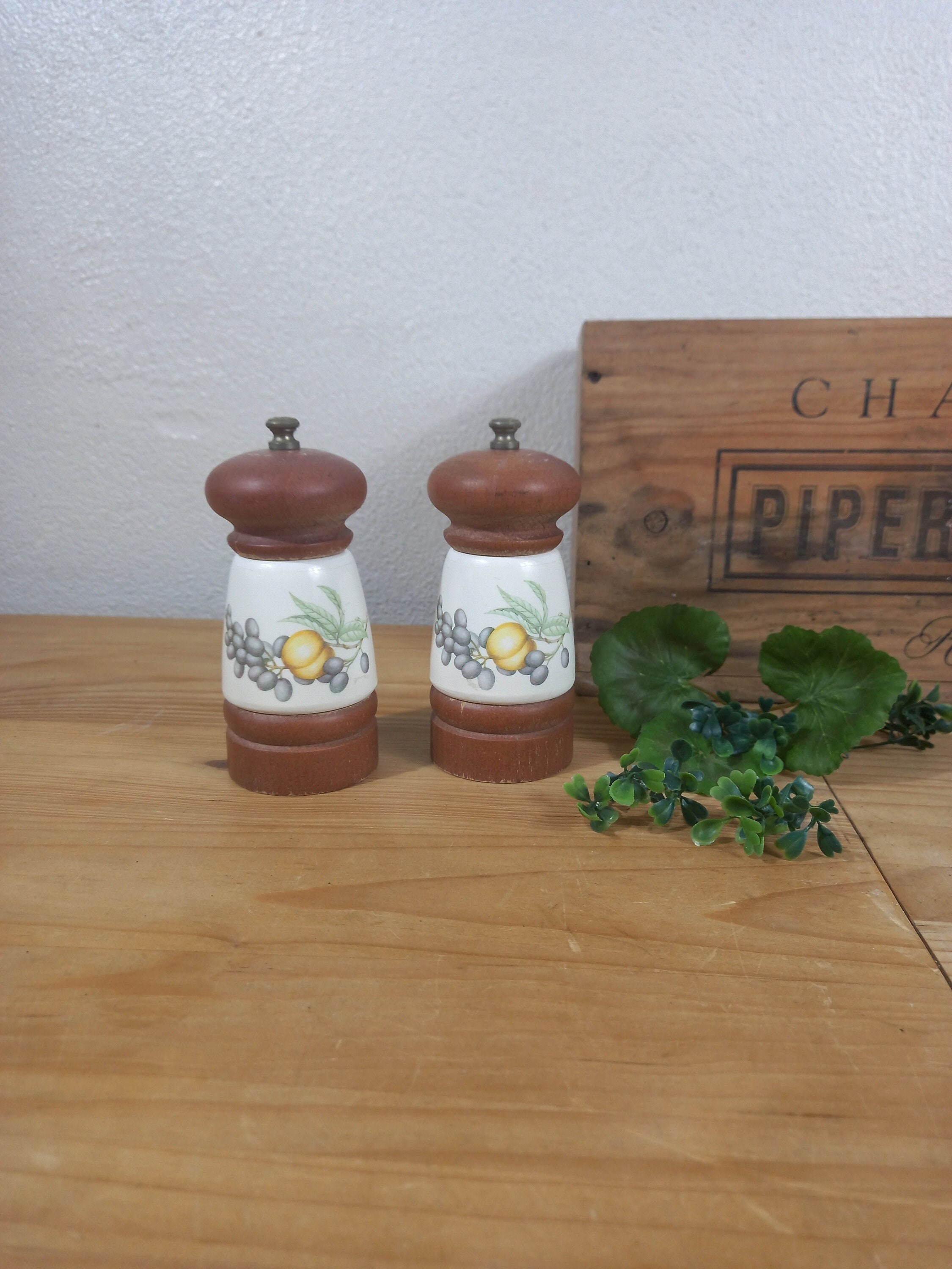 Pepper Salt Grinder Cottage Tableware Salt & Pepper Country Kitchen Pepper Mill