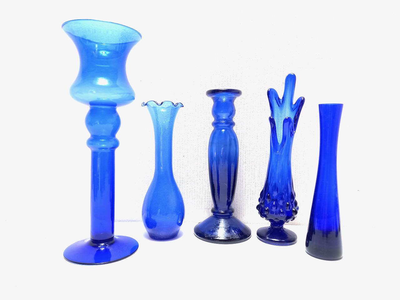 コバルトブルーガラスコレクション：花瓶、ボウル、灰皿、ベル - 13点