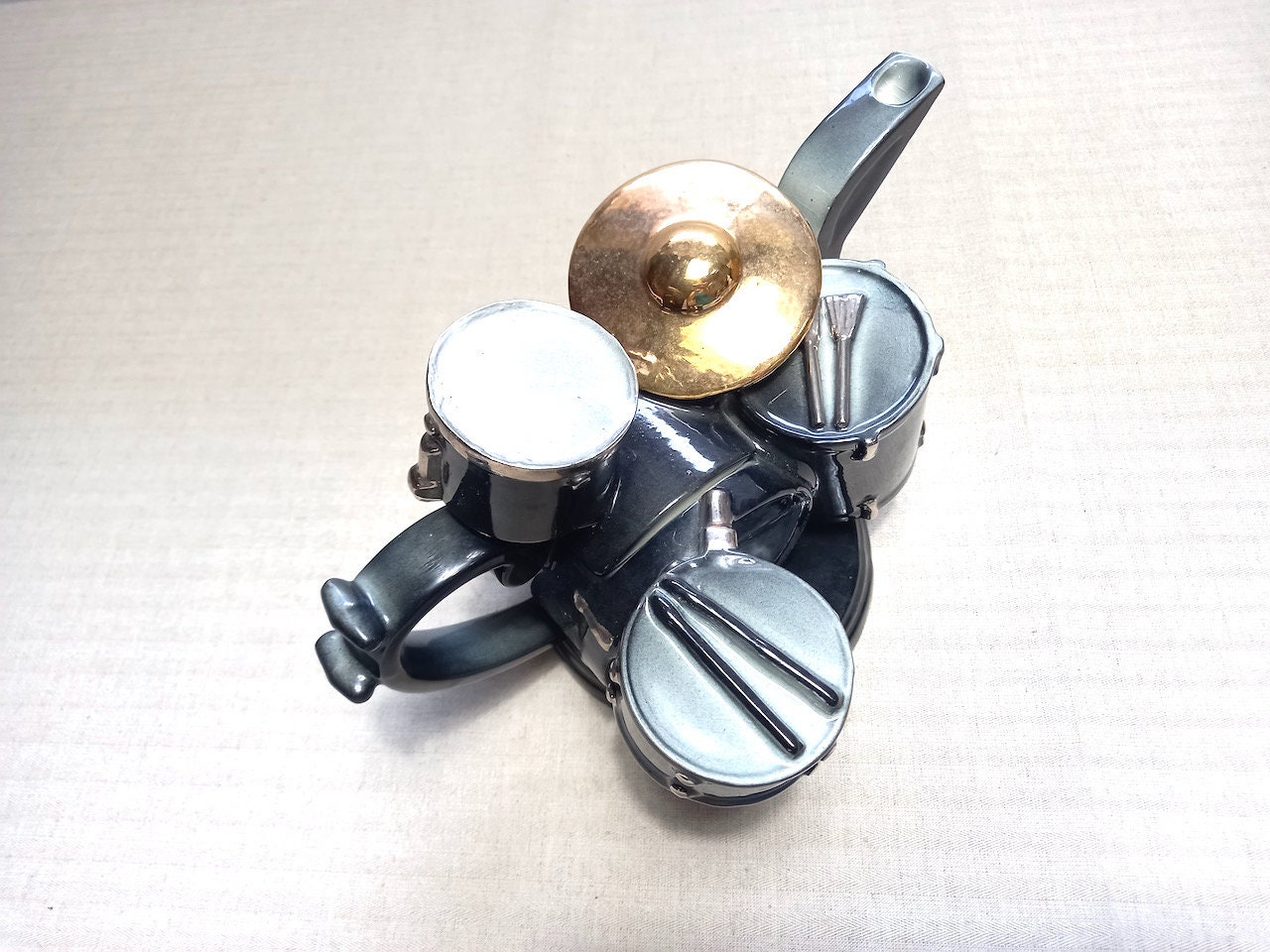 Richard Parrington Teapot: Drum Set Teapot - Etsy Ireland