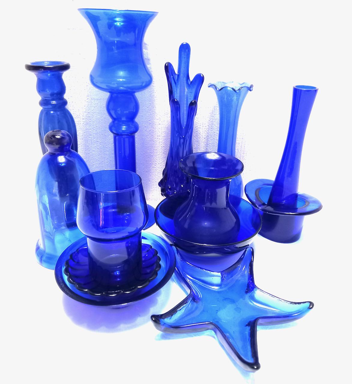 コバルトブルーガラスコレクション：花瓶、ボウル、灰皿、ベル - 13点