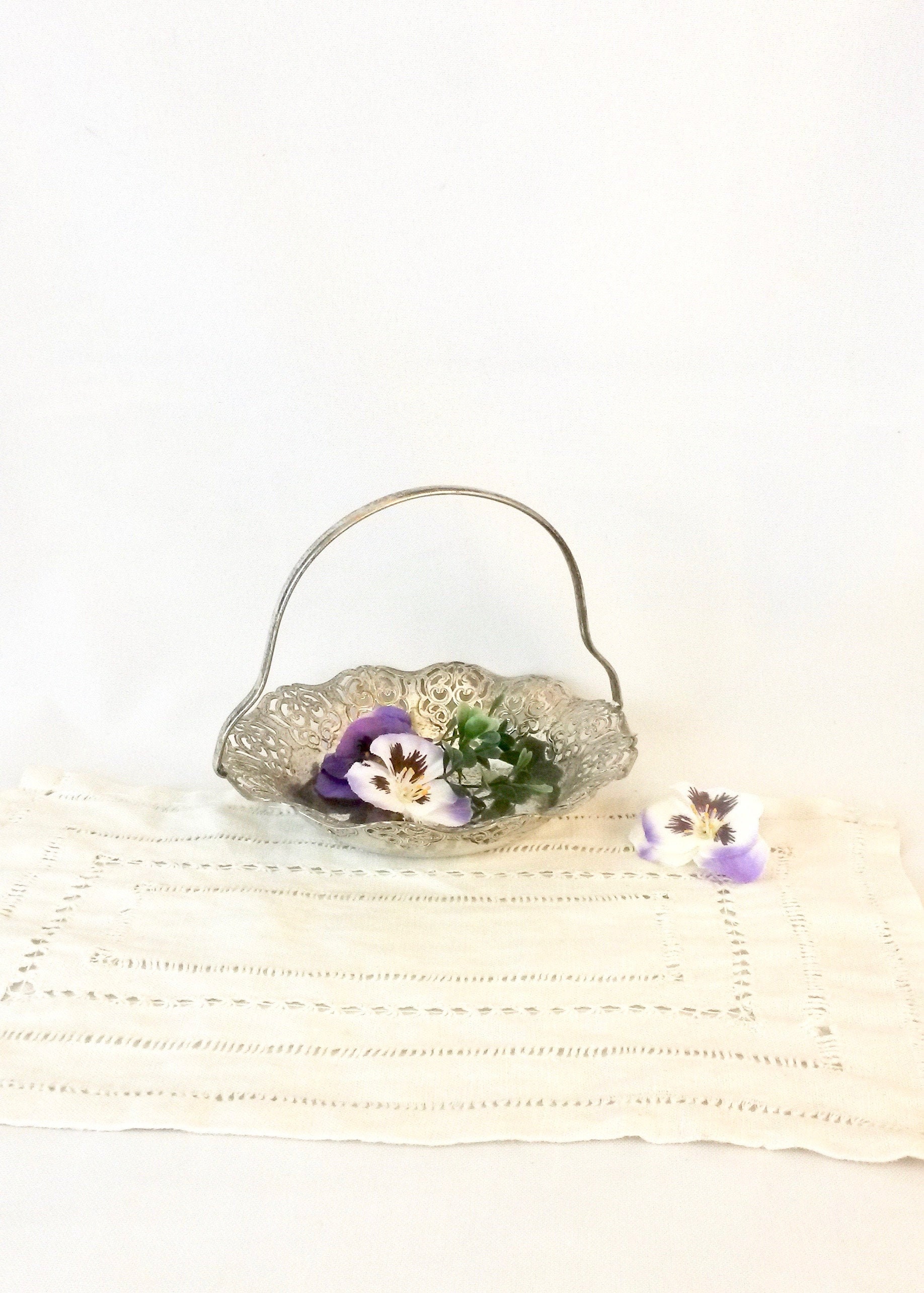 Petit Plat Sucré Vintage - Plateau de Service Plateau Français Panier en Métal Fine Dining