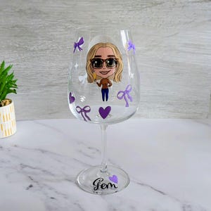 Personalised Caricature Wine Glass - Coloured Bow Design