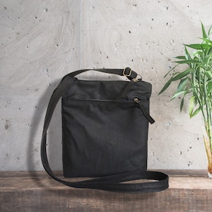 Umhängetasche aus gewachstem Canvas für Damen und Herren. Minimalistische Tasche aus gewachstem Canvas für den täglichen Gebrauch, Outdoor, Reisen, Wandern und Freizeit. 2 GRÖSSE