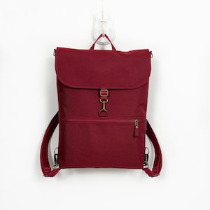 Sac à dos convertible bordeaux végétalien, sac à dos pour ordinateur portable, sac bandoulière imperméable, sac minimaliste, sac à dos fonctionnel, sac personnalisable