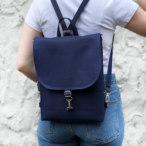 Sac à dos imperméable bleu marine, sac végétalien pour femme, sac bandoulière résistant à l'eau, sac slim fit, sac à dos étroit