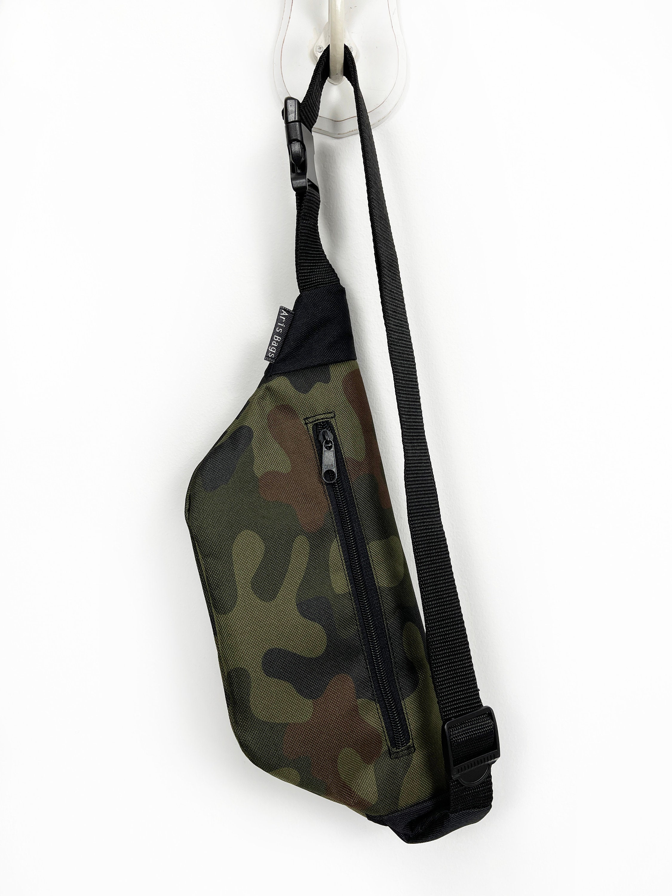 Nike camo crossbody bag hot sale