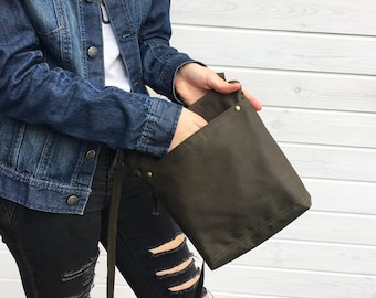 Green Waxed Canvas Crossbody Bag: Vegan Unisex Messenger