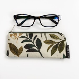 Floral Glasses Case, Glasses Pouch, Zippered Pouch, Women Eyeglasses Case, Zippered Sunglasses Purse, Small Flowers Purse, Mini Zipp Bag image 5