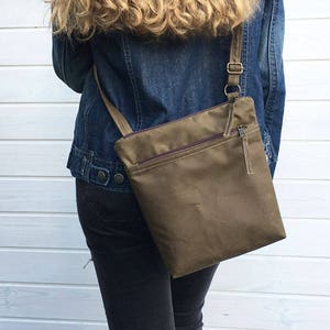 Waxed canvas crossbody bag for women and men. Minimalist waxed canvas bag for everyday use, outdoors, travel, hiking and casual use. 2 SIZE