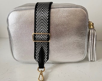 Large Metallic Silver Leather Bag Gold Tone Hardware Crossbody Camera Bag Wide Canvas Black / Silver Strap