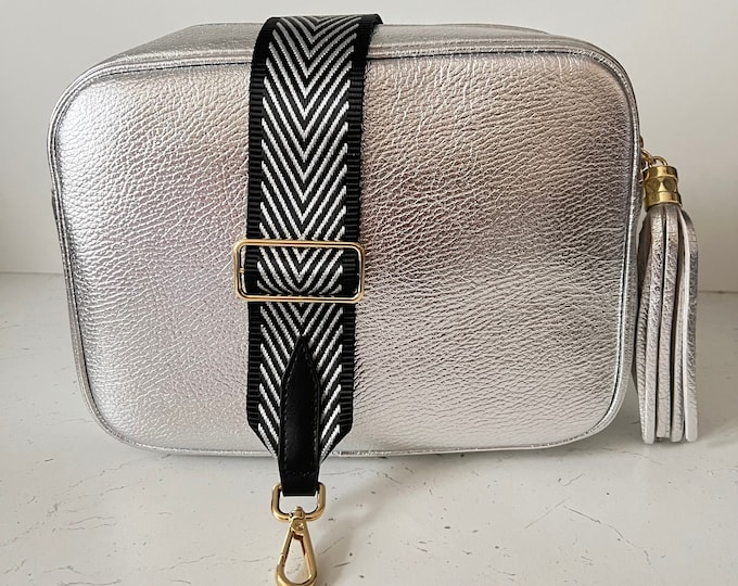 Large Metallic Silver Leather Bag Gold Tone Hardware Crossbody Camera Bag Wide Canvas Black / Silver Strap