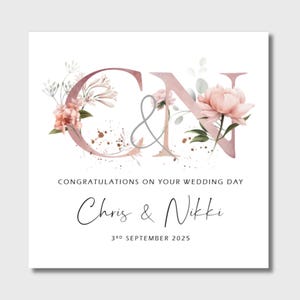 Carte de mariage personnalisée avec initiales florales rose foncé