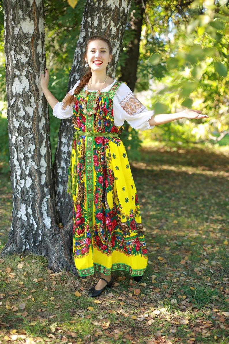 Russian traditional slavic dress Sarafan from Pavlovo Posad | Etsy